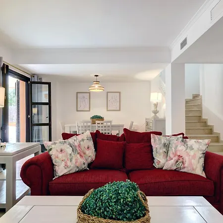 Casa & Golf Guadalmina Alta بيت للعطل *