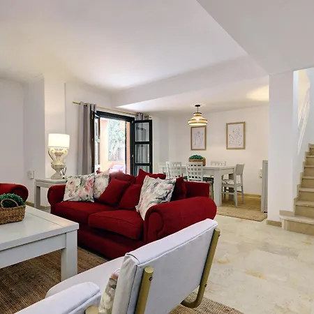 Casa & Golf Guadalmina Alta بيت للعطل