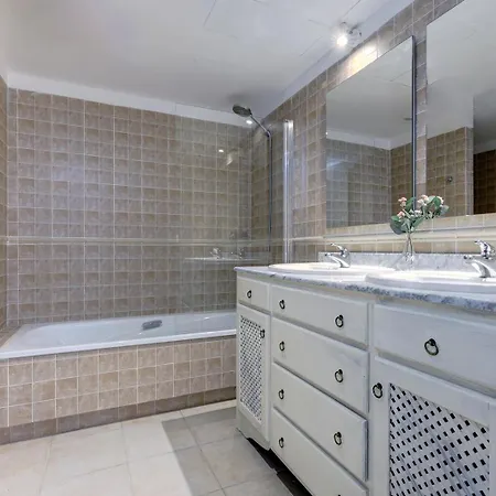 Casa & Golf Guadalmina Alta بيت للعطل